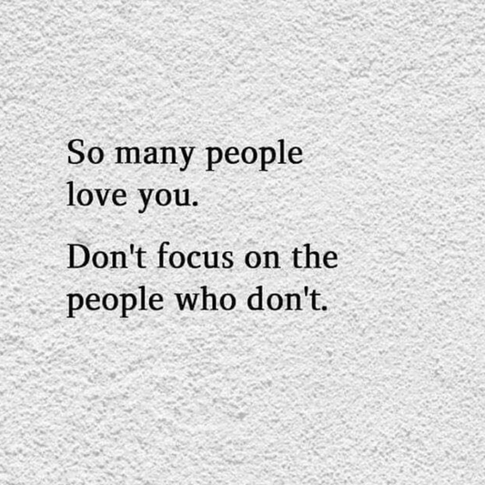 So many people 🙏💜
