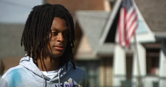 Teen Overhears Store Cashier Telling Elderly Man To Put Groceries Back And Knows He Has To Say Something